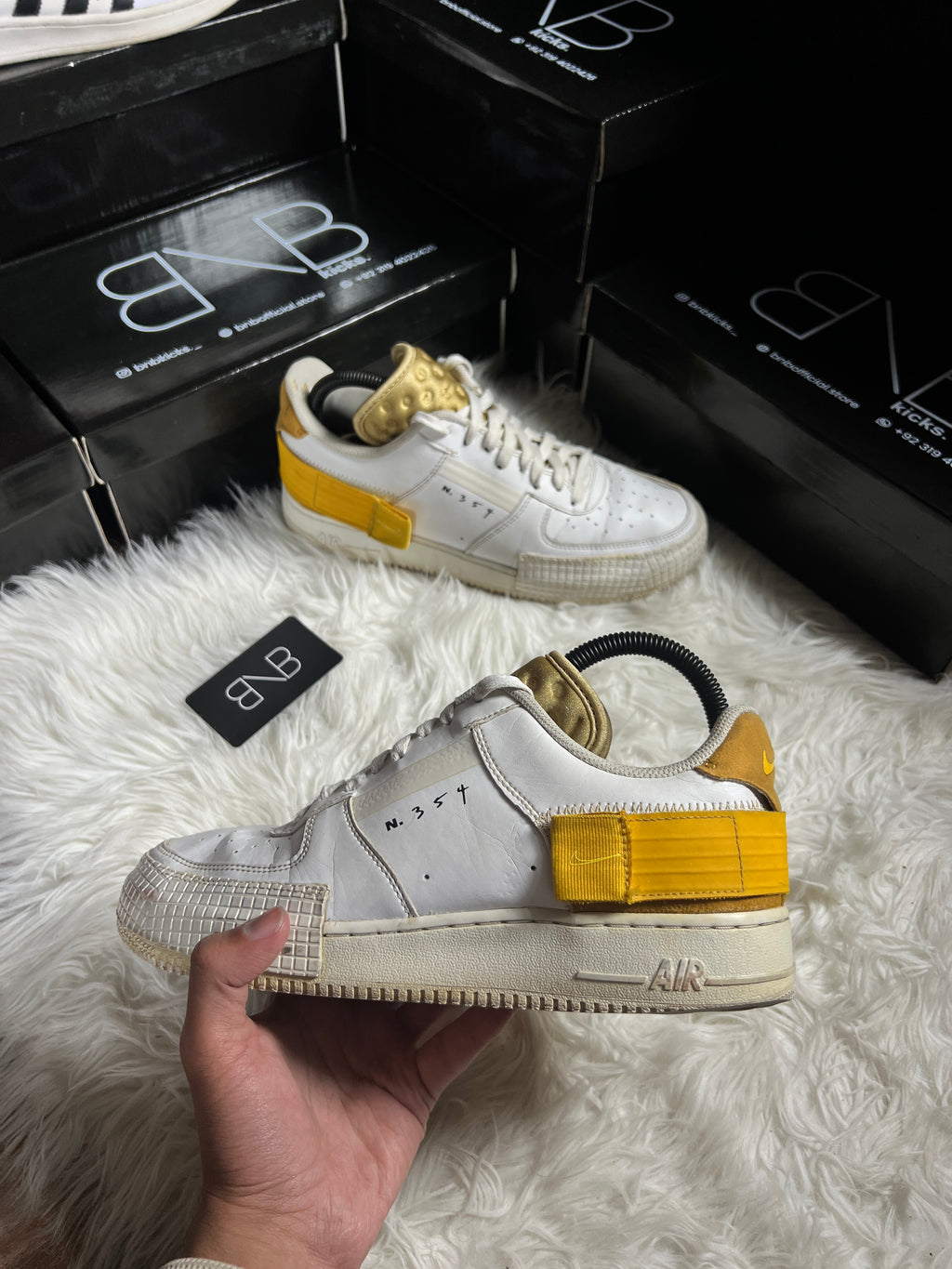 Nike Air Force 1 Low "White University Gold" | Size 42/43