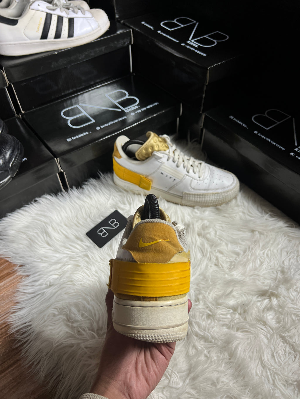 Nike Air Force 1 Low "White University Gold" | Size 42/43