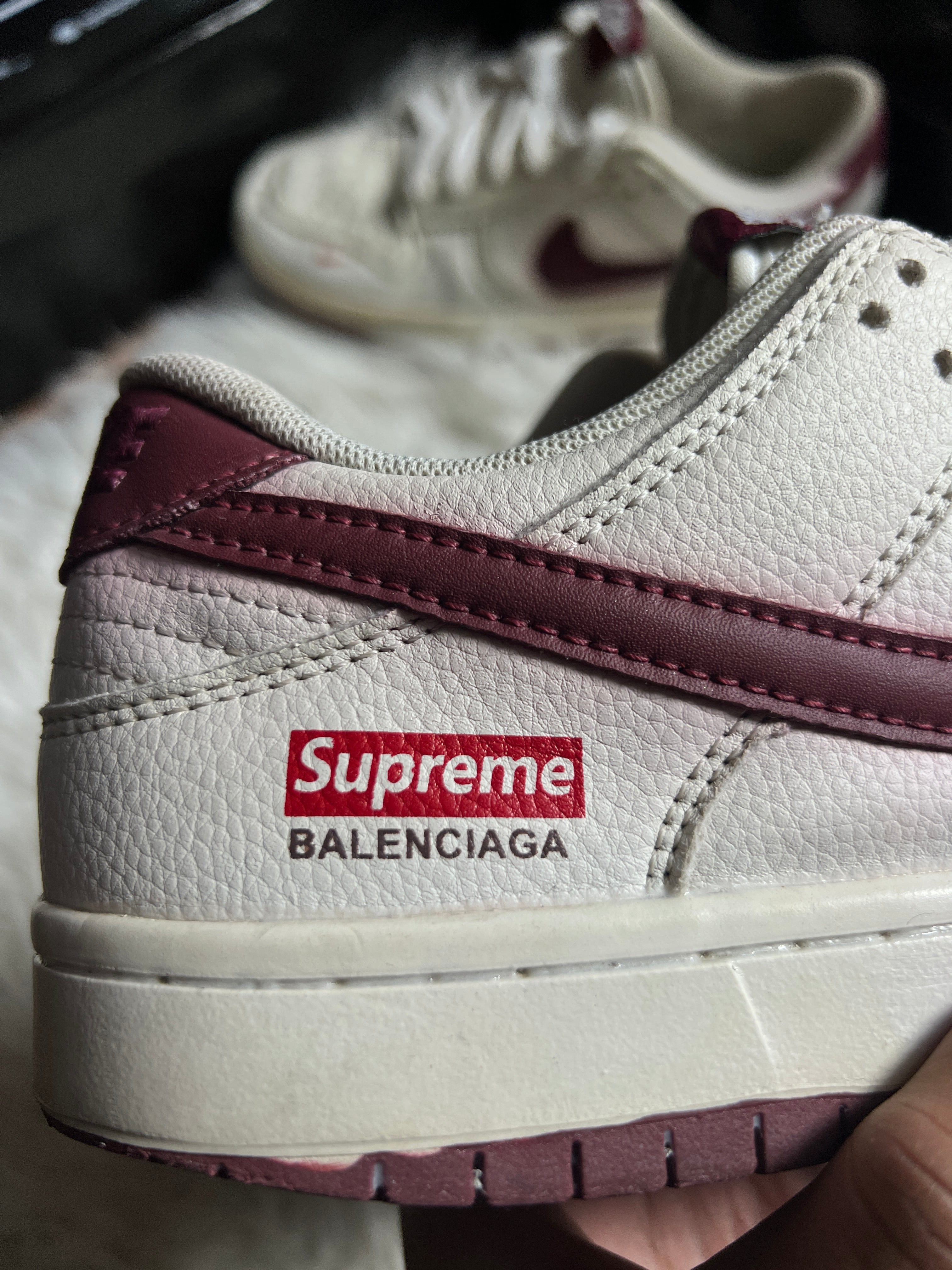 Supreme X Nike Dunk Low | Size 40