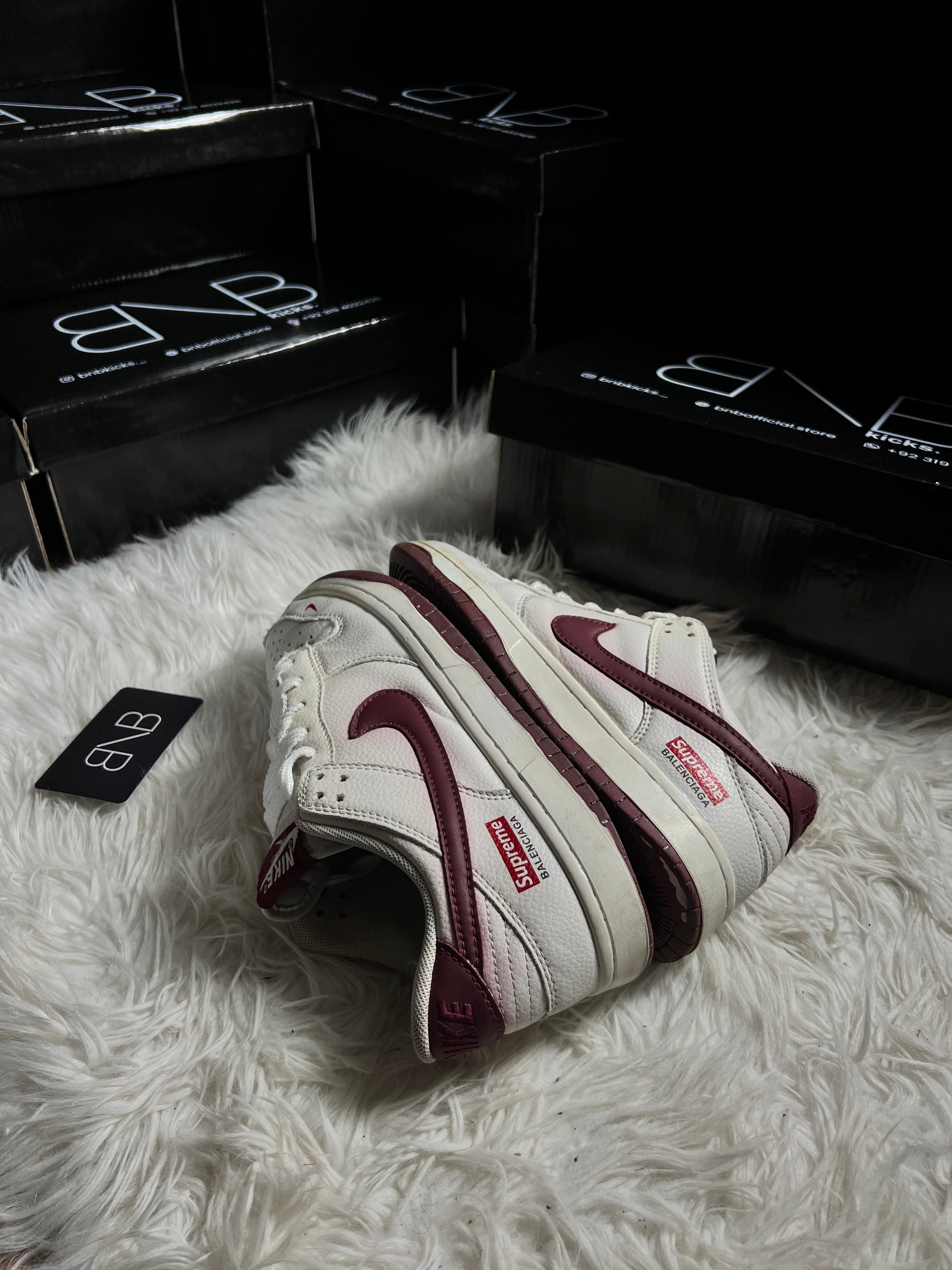 Supreme X Nike Dunk Low | Size 40