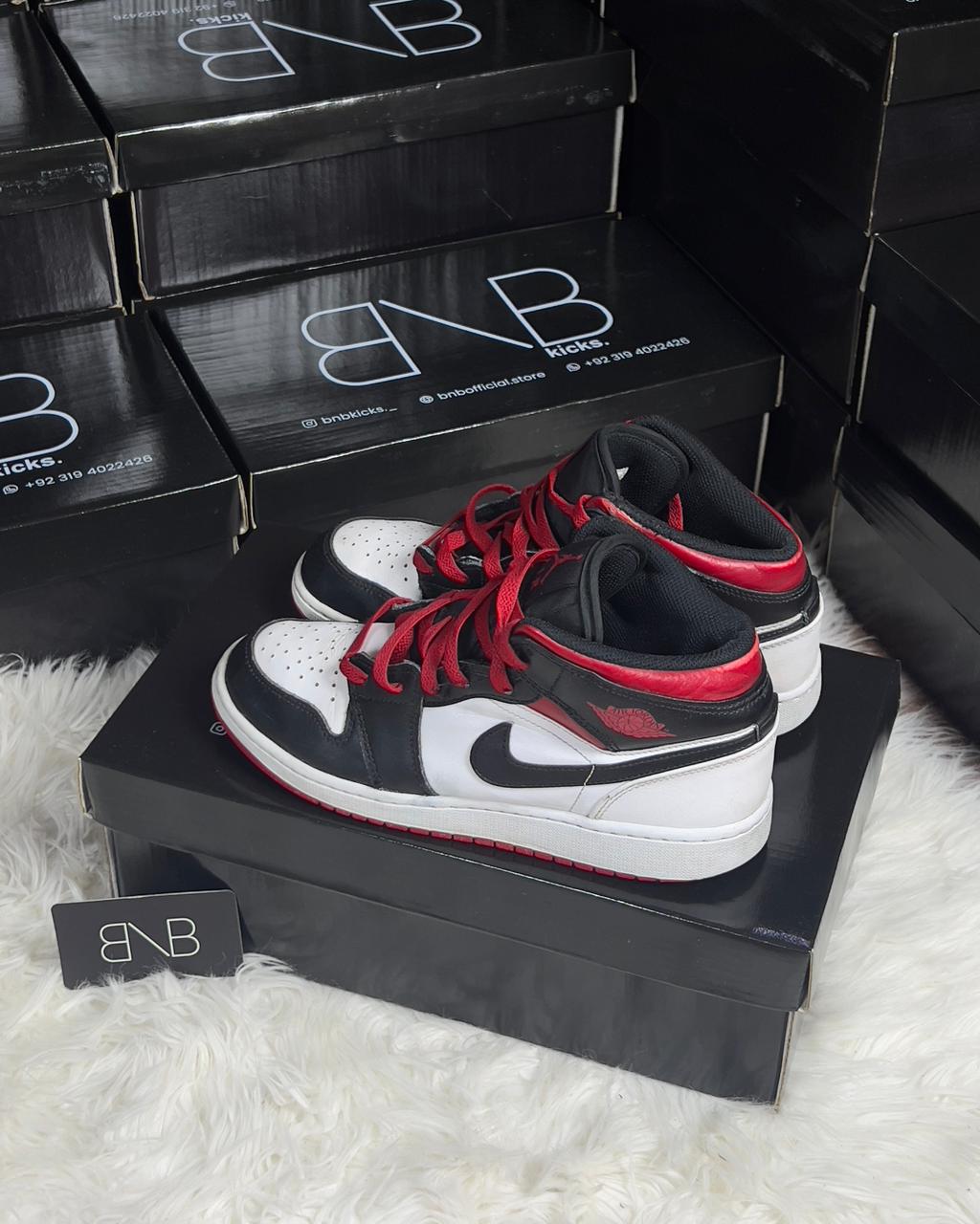 Nike Air Jordan 1 Mid 'Gym Red' | Size 39